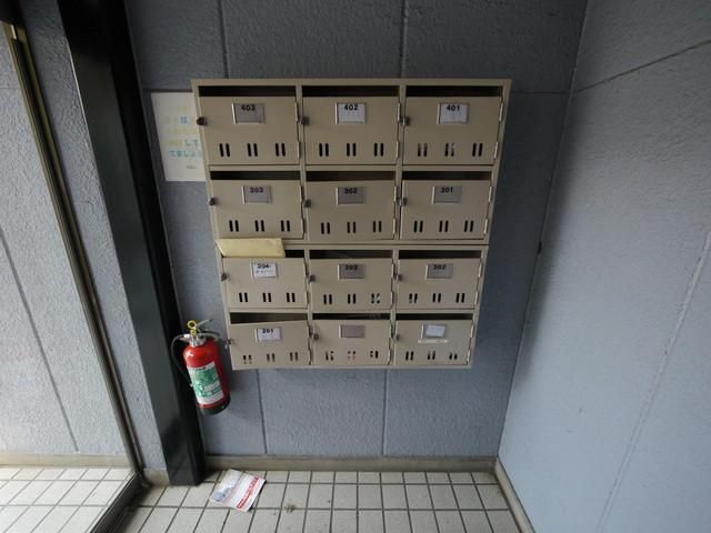 エントランス　ポスト！