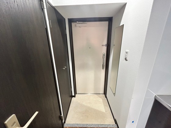 玄関　※別部屋の写真です