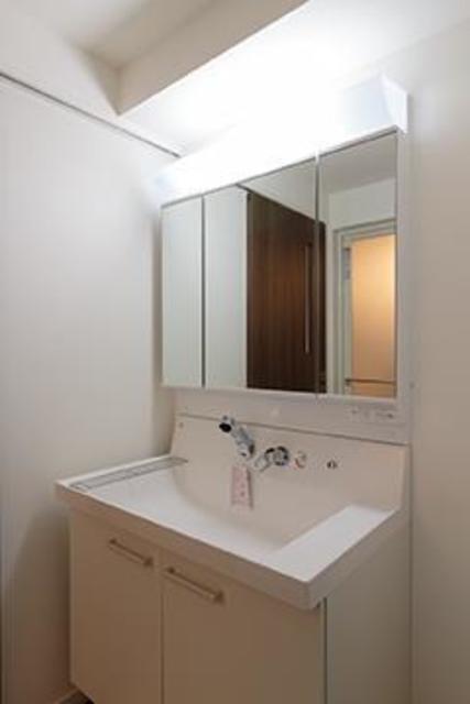 洗面設備　※写真は同タイプ住戸です。
