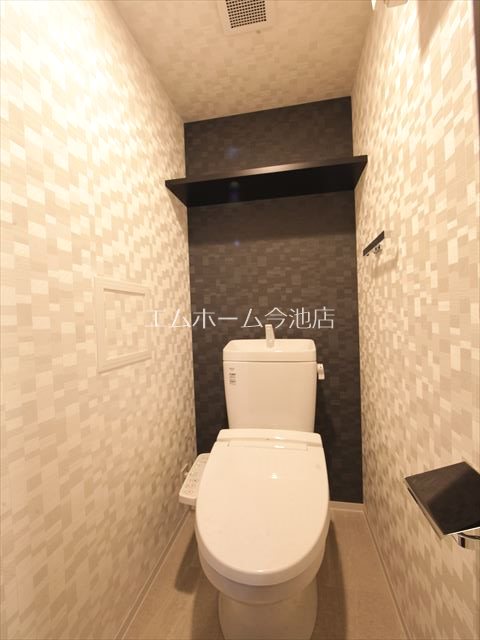 トイレ　温水洗浄便座付トイレ