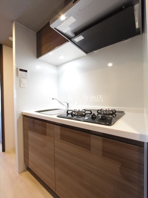 キッチン　システムキッチン（ガス2口コンロ付）