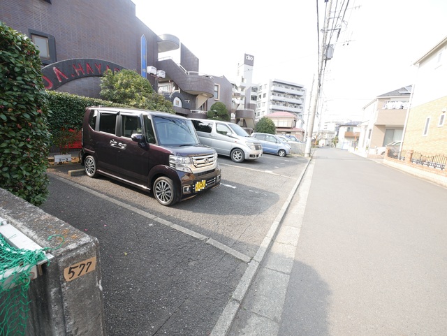 駐車場　★敷地内に駐車場がございます★