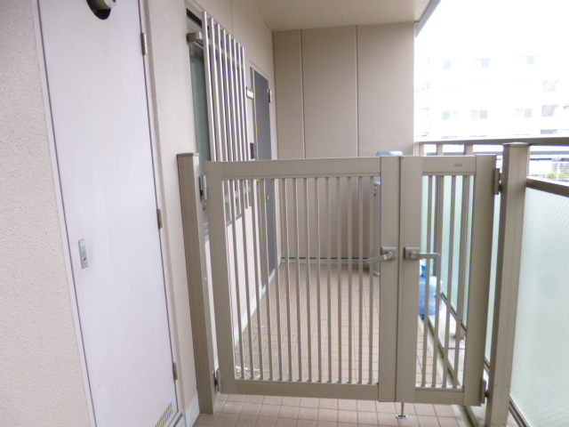 玄関　玄関ポーチもあります