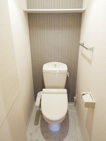 トイレ　温水洗浄暖房便座付きトイレ