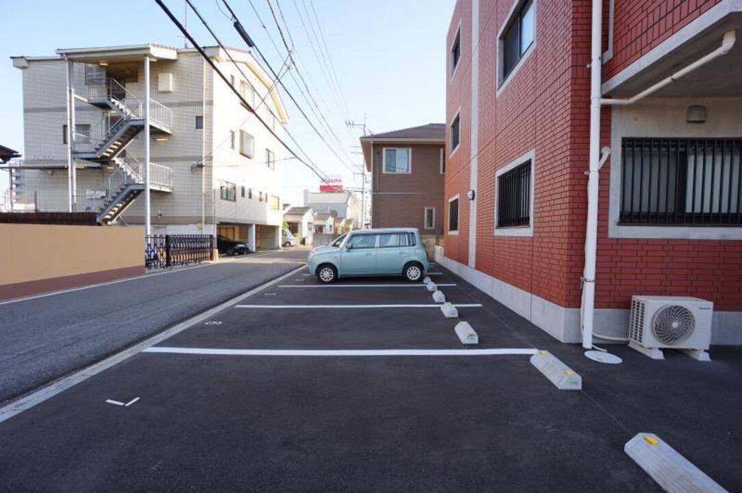 駐車場　駐車場