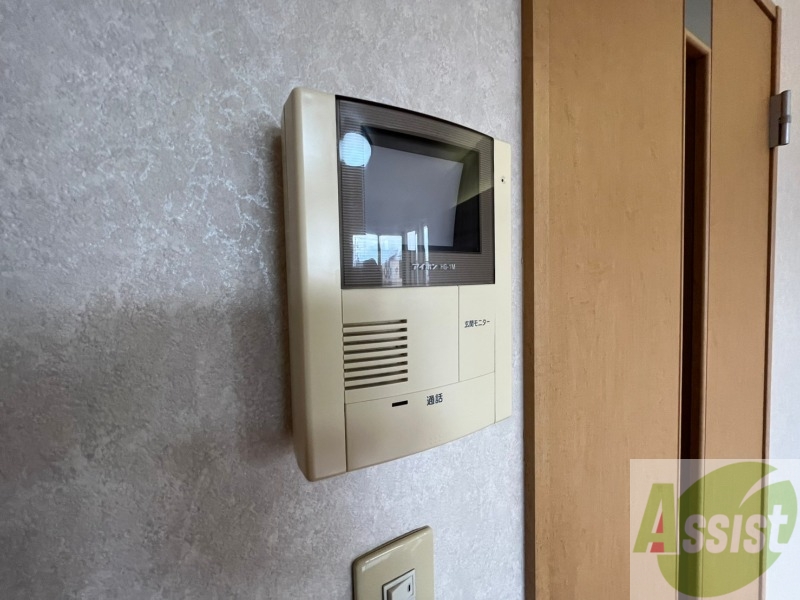 セキュリティ　ＴＶモニター付インターホンです。来客者の顔が見えるので安心！