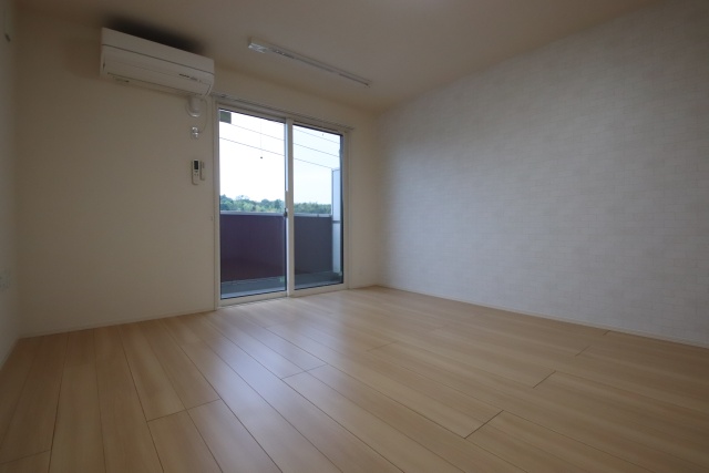 居室・リビング　同タイプ別室の参考写真です。※現況優先