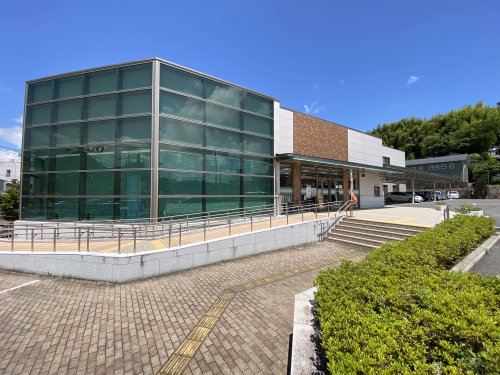 銀行　佐賀銀行武雄支店（銀行）まで659m