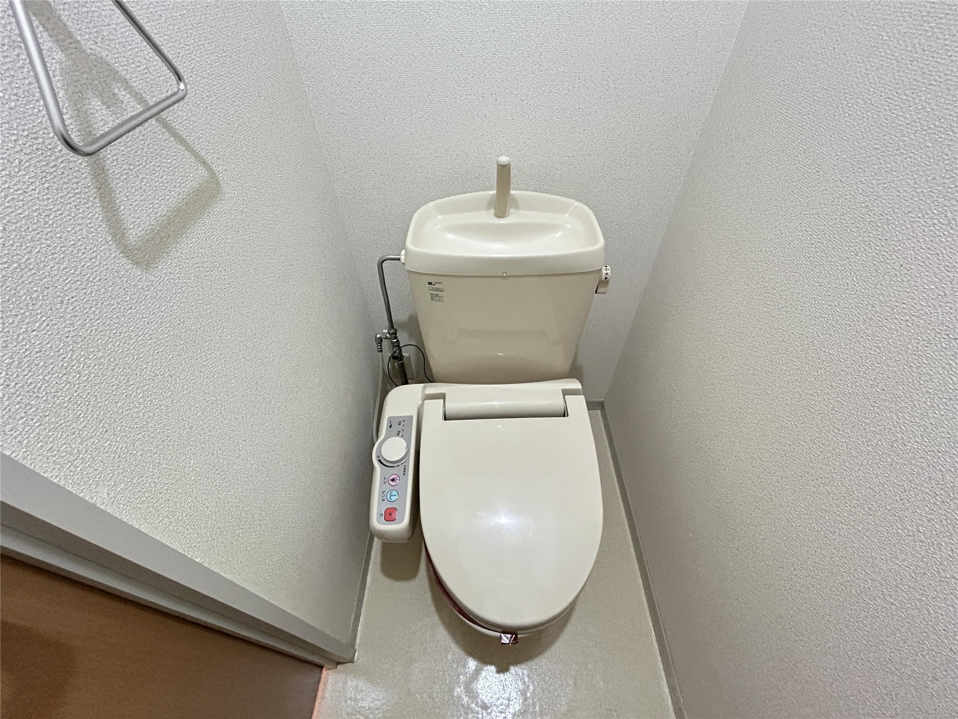 トイレ　温水洗浄暖房便座トイレ