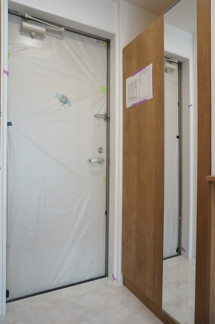 玄関　すっきりシンプルな玄関スペースです！