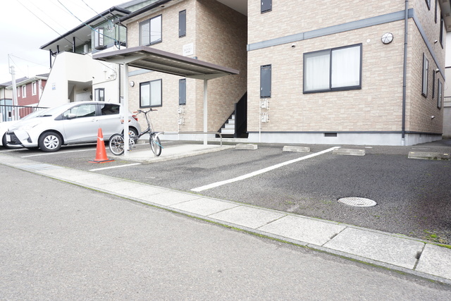 駐車場　建物目の前が駐車場です★