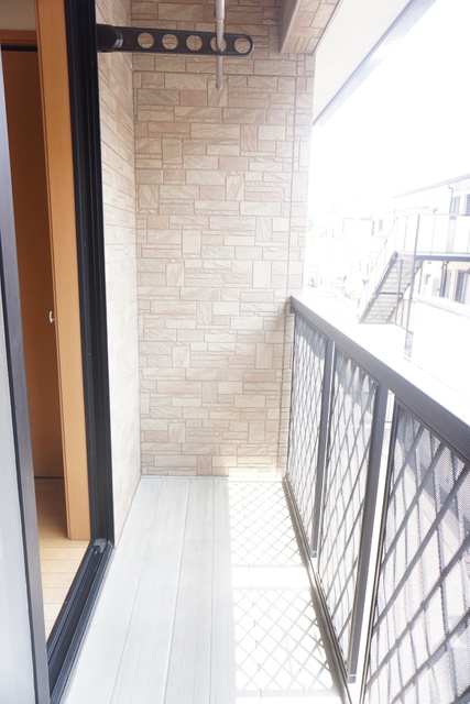 バルコニー　南東向きのバルコニー※同タイプ参考写真