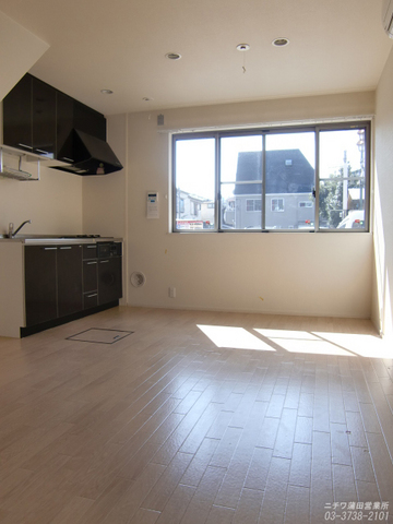 居室・リビング　◆ダイニングスペースも日当り良好◆