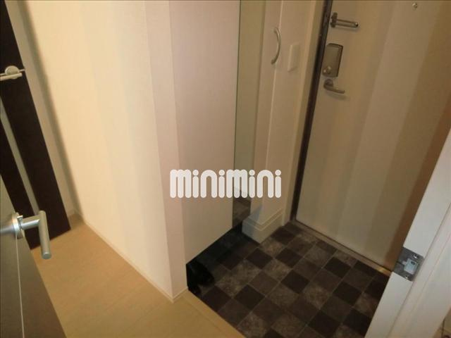 玄関　＊同タイプ、１０７の写真です。