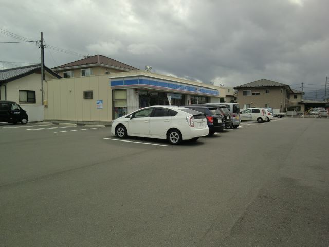 コンビニ　ローソン（コンビニ）まで110m