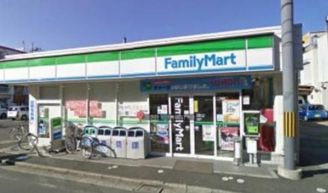 コンビニ　ファミリーマート青戸四丁目店（コンビニ）まで553m