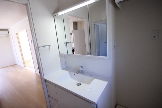 洗面設備　※別部屋の写真です