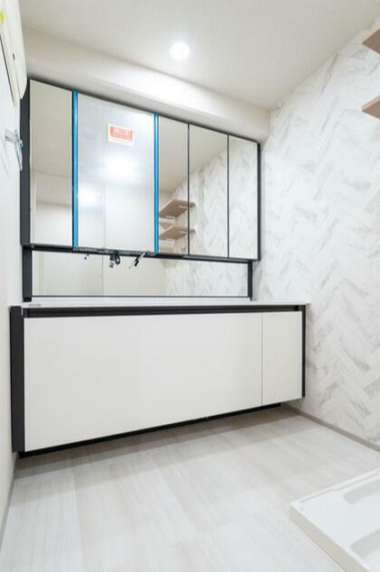 洗面設備　コンパクトで使いやすい洗面所