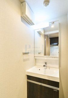 洗面設備　使いやすい独立洗面台☆