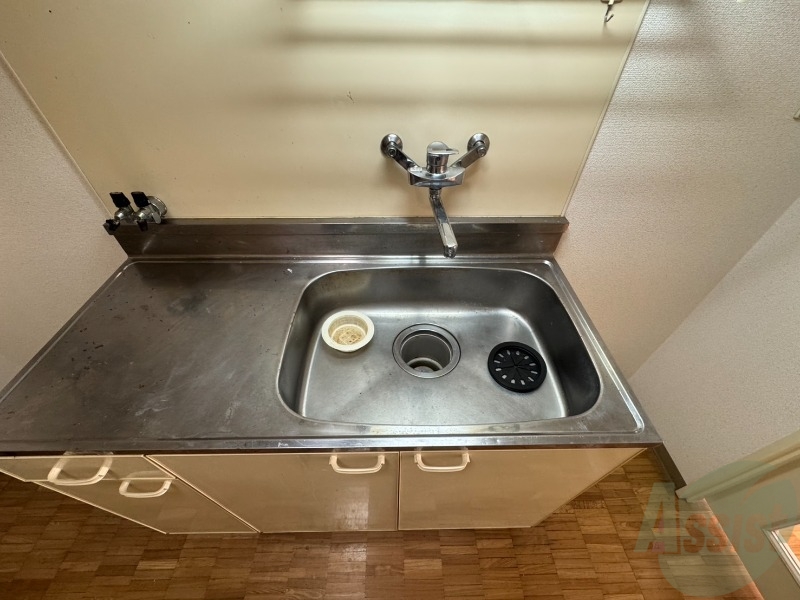 洗面設備　洗面台はありませんがこちらで洗顔などができます。