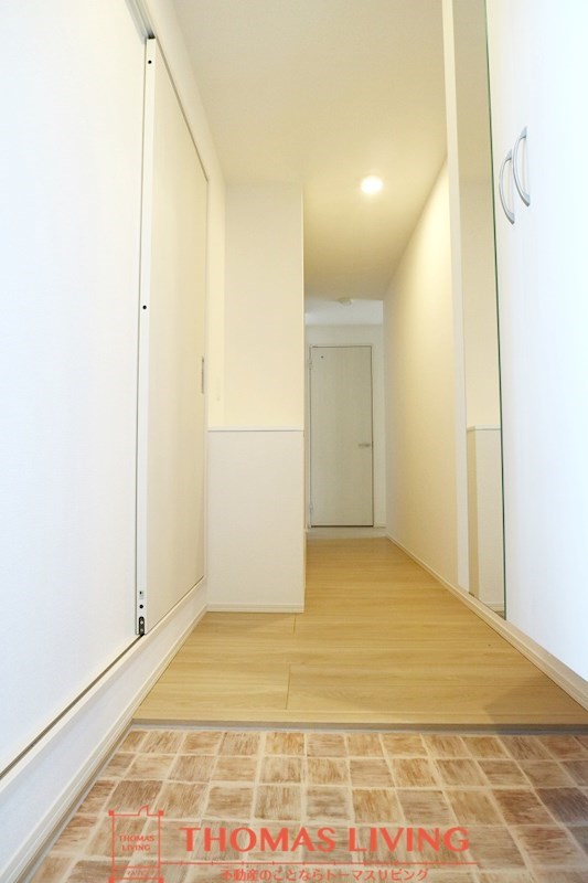 玄関　写真は別号室です。