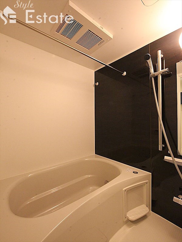 バス・シャワールーム　バスルーム