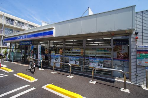コンビニ　ローソン北小岩四丁目店（コンビニ）まで364m