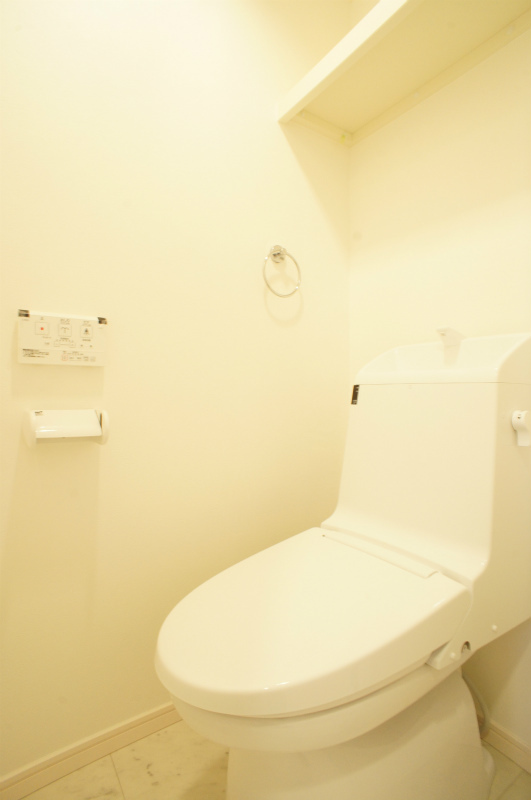 トイレ　同タイプ参考写真
