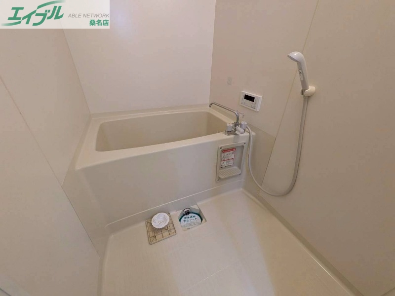 バス・シャワールーム　同物件、別部屋写真です