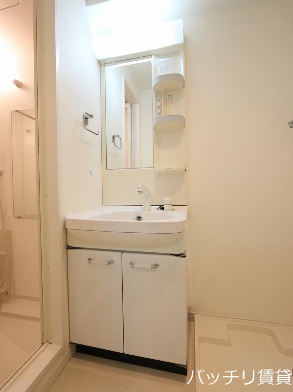 洗面設備　同型タイプの為現状優先