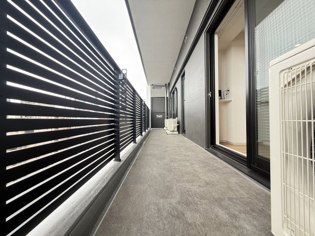 バルコニー　同型タイプの写真（階数が異なります）。現況優先となります。