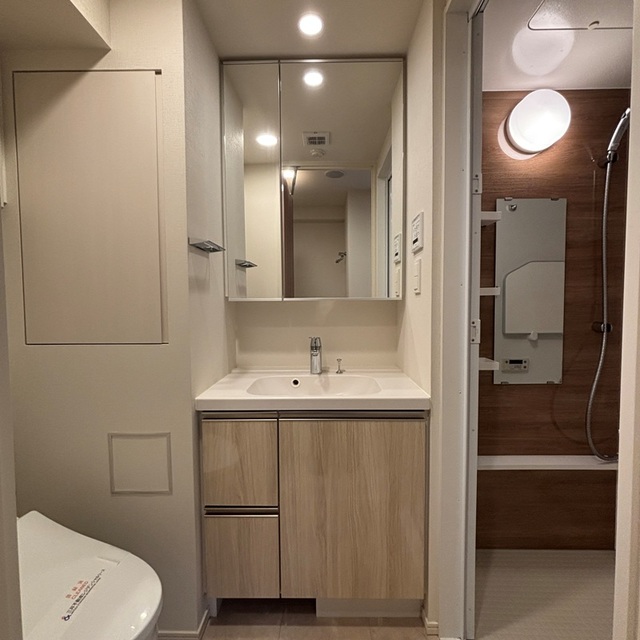 洗面設備　※写真は同タイプ住戸です。