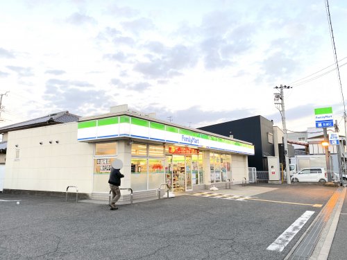 コンビニ　ファミリーマート 和泉芦部町店（コンビニ）まで1656m