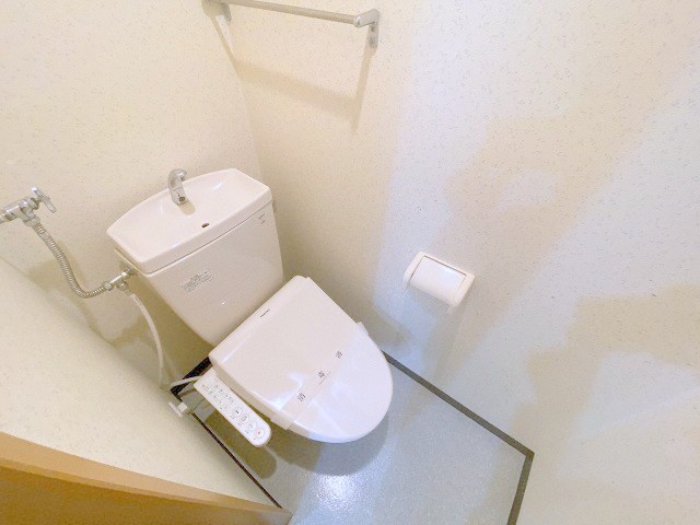 トイレ　ウォシュレットです☆