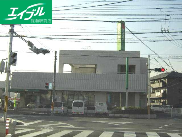 銀行　トマト銀行津高支店（銀行）まで477m