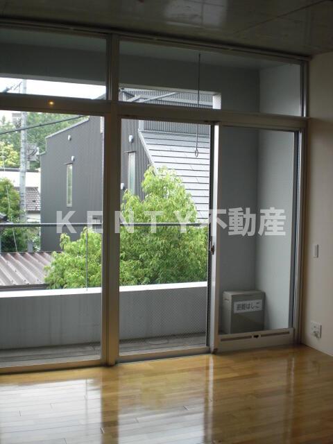 居室・リビング　ゆったり過ごせる居間です