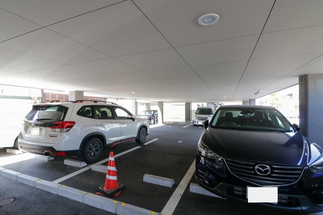 駐車場　駐車場