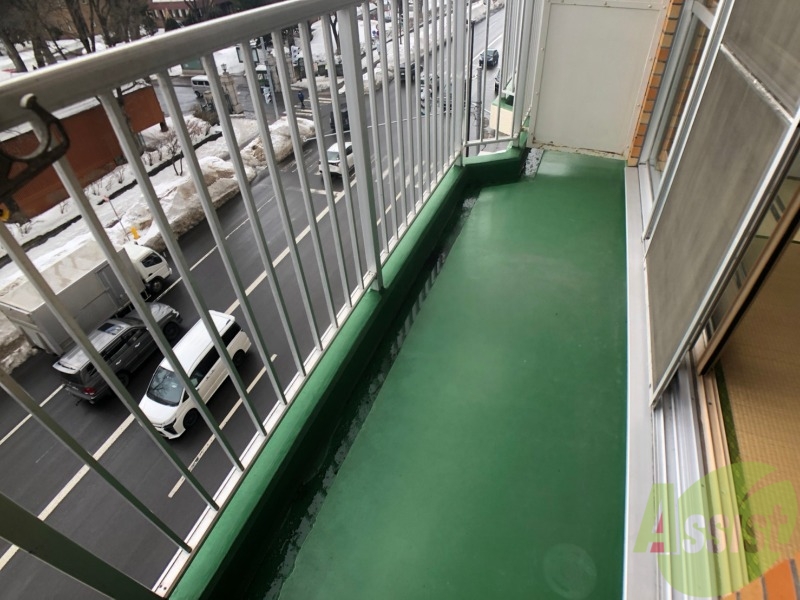 バルコニー　バルコニーです。洗濯物を干したり一息ついたりできますね！