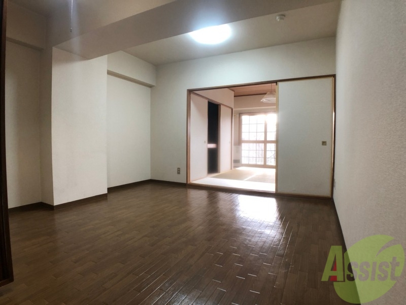 居室・リビング　広くてキレイなお部屋が広がっていて、充実した生活が送れそう。