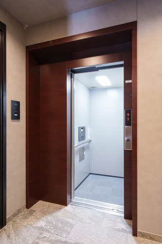 建物外観　エレベーター