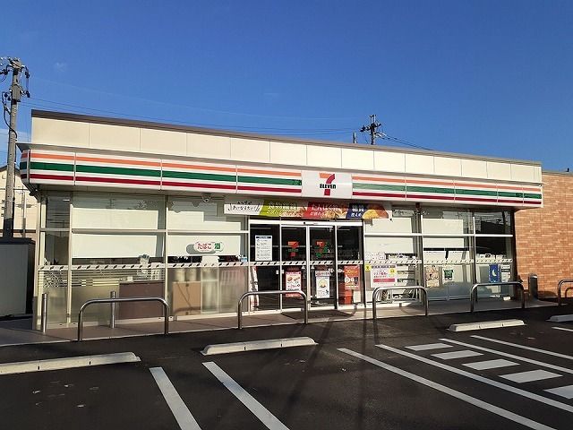 コンビニ　セブンイレブン 浜松茄子町店（コンビニ）まで300m