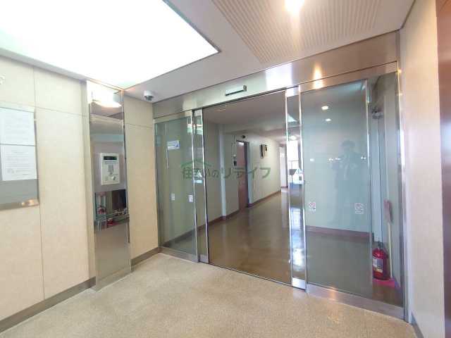 エントランス　メゾンサンシャイン