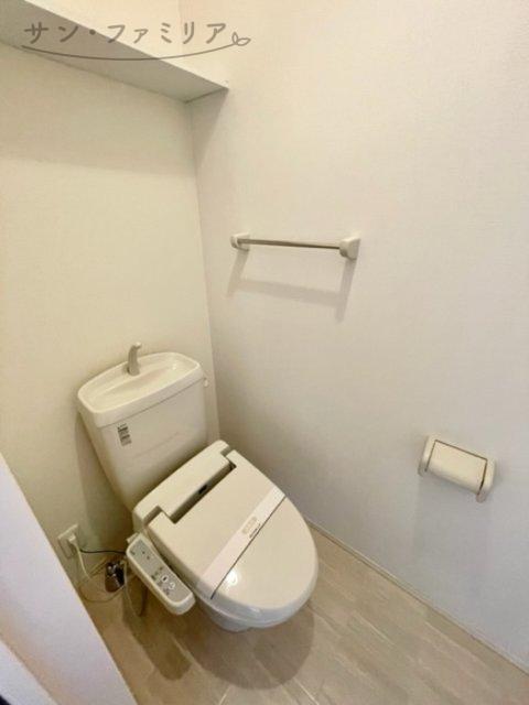 トイレ　同一物件別部屋写真