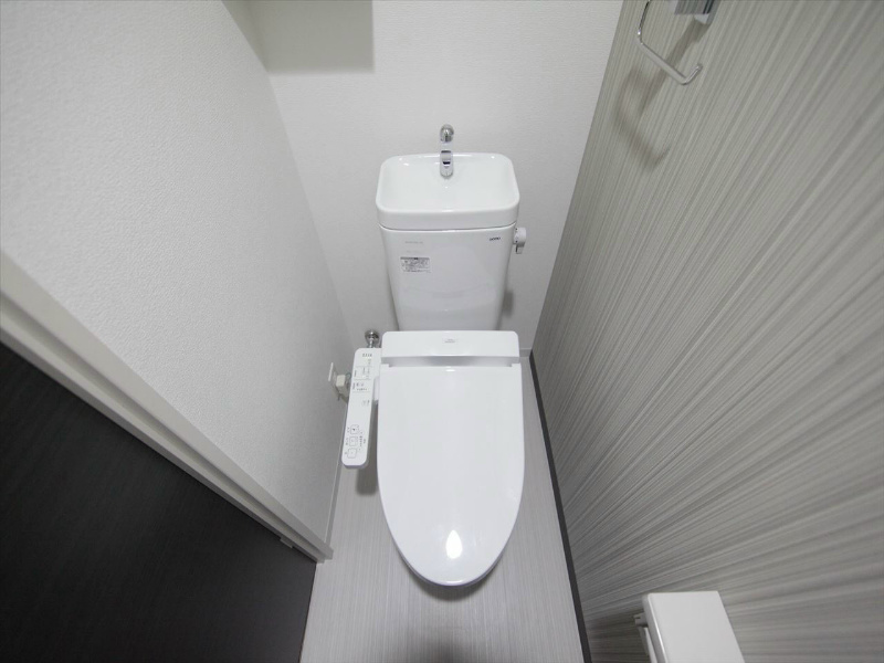 トイレ　温水洗浄暖房便座付トイレ