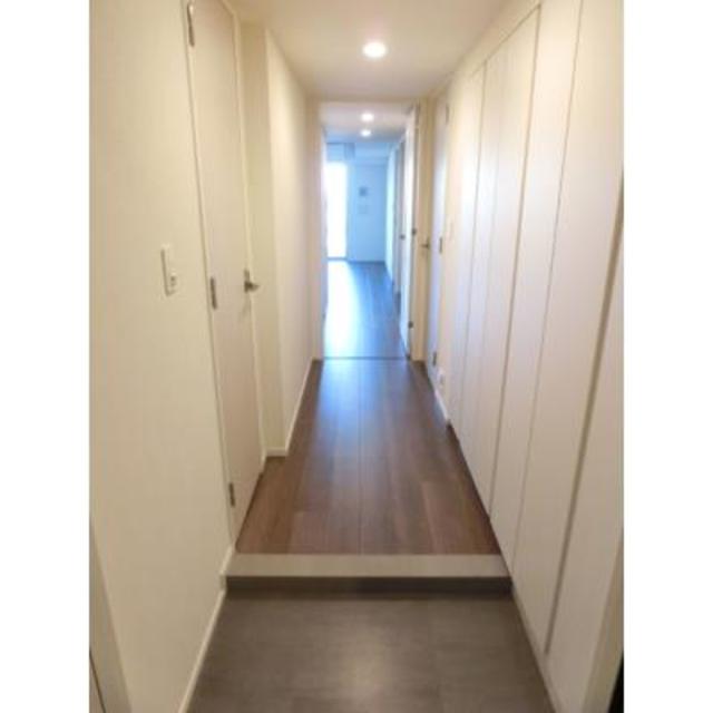 玄関　※写真は同タイプ住戸です。