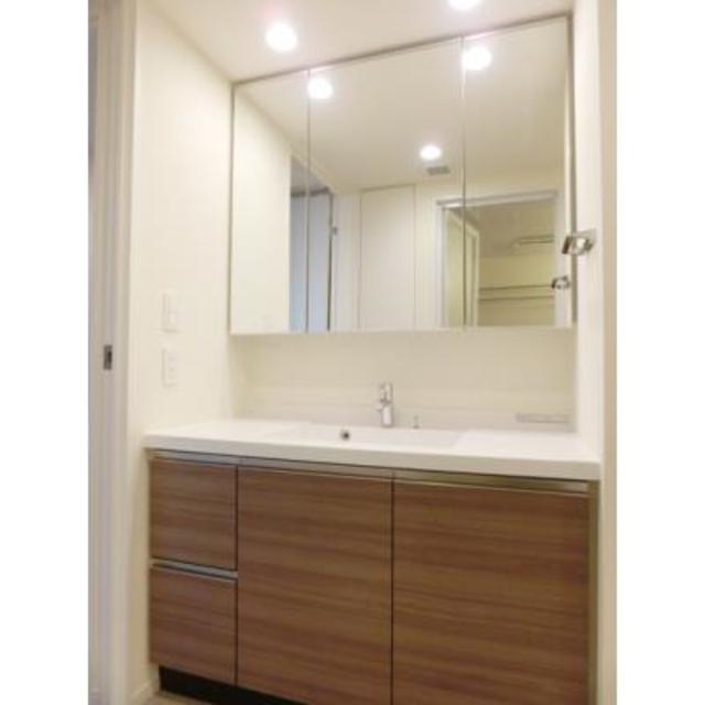 洗面設備　※写真は同タイプ住戸です。