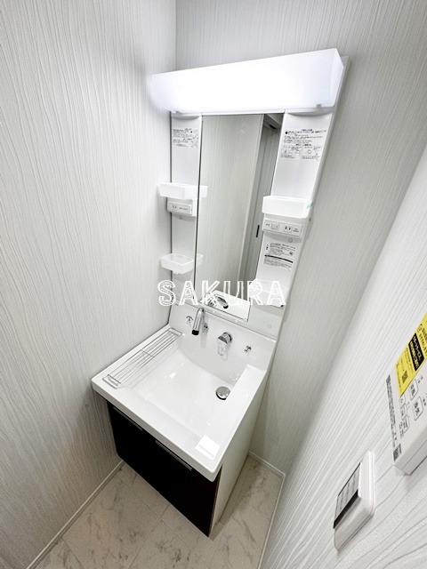 洗面設備　身支度に欠かせない独立洗面台♪