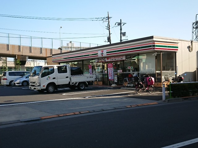 コンビニ　セブンイレブン板橋高島平9丁目店（コンビニ）まで201m