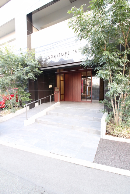 エントランス　エントランス