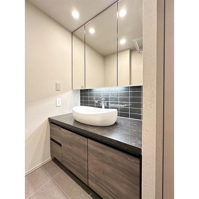 洗面設備　※写真は同タイプ住戸です。